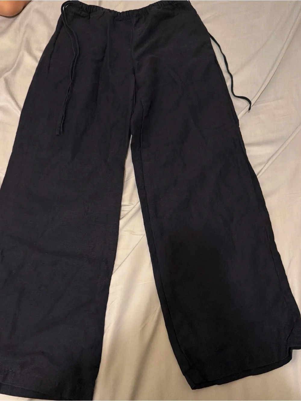 Aritzia Wilfred Artisan CruiseLinen™ Wide-Leg Pants in Navy - Picture 2 of 3